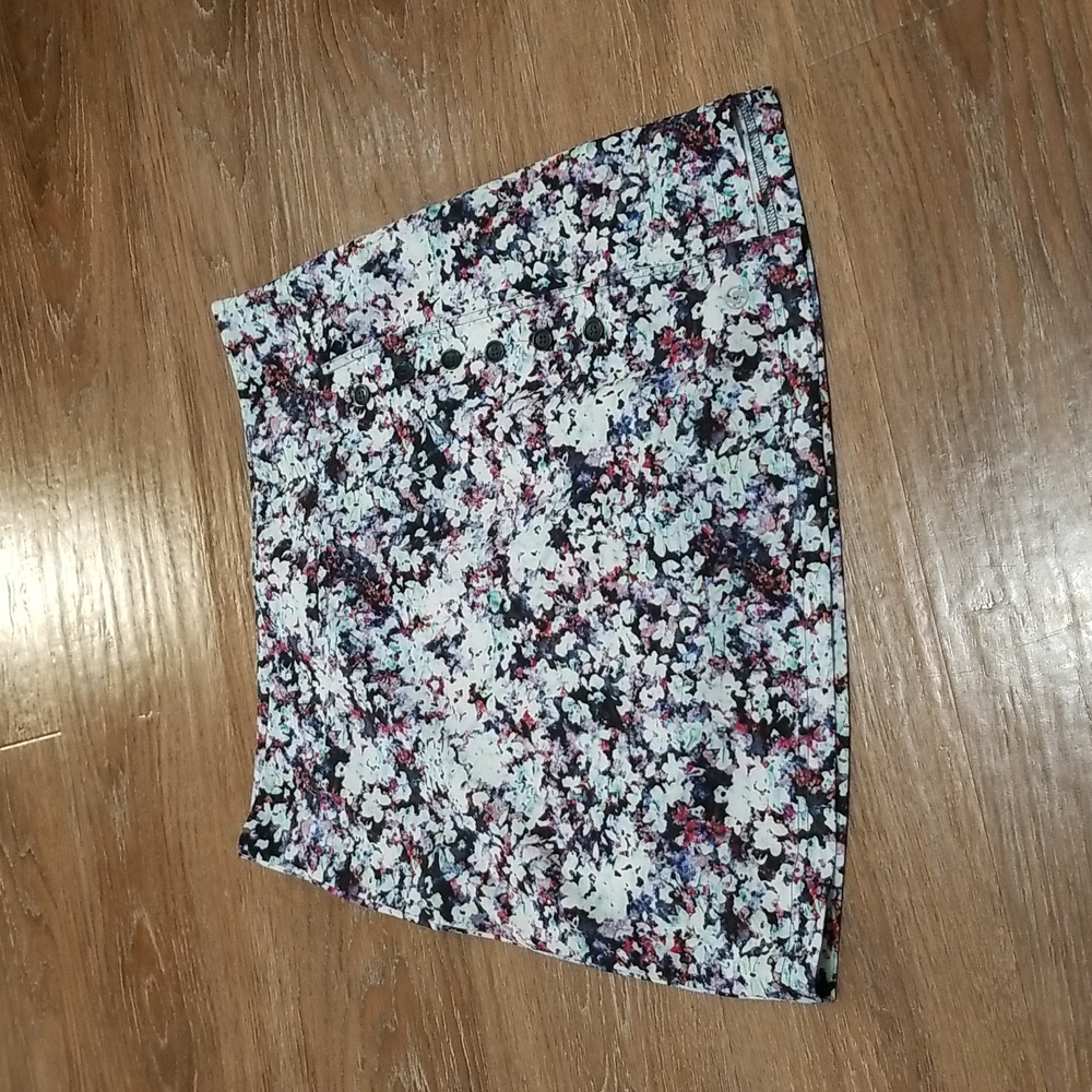 (8) Lija Colorful Skort Athleisure Golf Activewear Outdoor Art Deco Abstract